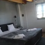 Casa In Bocca Al Lupo Ruime Design-appartementen Met Zwembad En Alpenzicht In De Langhe
