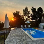 Casa In Bocca Al Lupo Ruime Design-appartementen Met Zwembad En Alpenzicht In De Langhe *