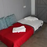 Casa In Bocca Al Lupo Ruime Design-appartementen Met Zwembad En Alpenzicht In De Langhe