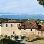 Casa In Bocca Al Lupo Ruime Design-appartementen Met Zwembad En Alpenzicht In De Langhe Clavesana