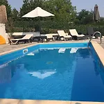 Casa In Bocca Al Lupo Ruime Design-appartementen Met Zwembad En Alpenzicht In De Langhe Apartman