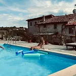 Apartman Casa In Bocca Al Lupo Ruime Design-appartementen Met Zwembad En Alpenzicht In De Langhe *