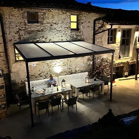 アパート Casa In Bocca Al Lupo Ruime Design-appartementen Met Zwembad En Alpenzicht In De Langhe