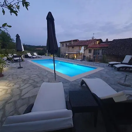 Casa In Bocca Al Lupo Ruime Design-appartementen Met Zwembad En Alpenzicht In De Langhe *