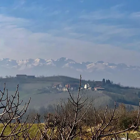 Casa In Bocca Al Lupo Ruime Design-appartementen Met Zwembad En Alpenzicht In De Langhe * Clavesana