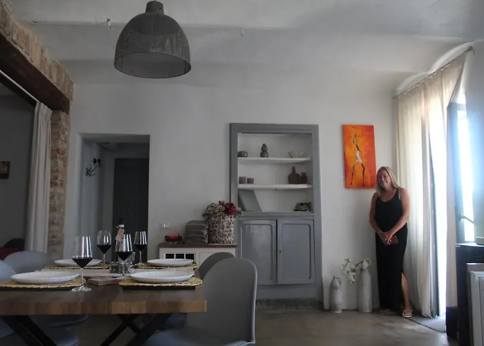 Casa In Bocca Al Lupo Ruime Design-appartementen Met Zwembad En Alpenzicht In De Langhe * Clavesana