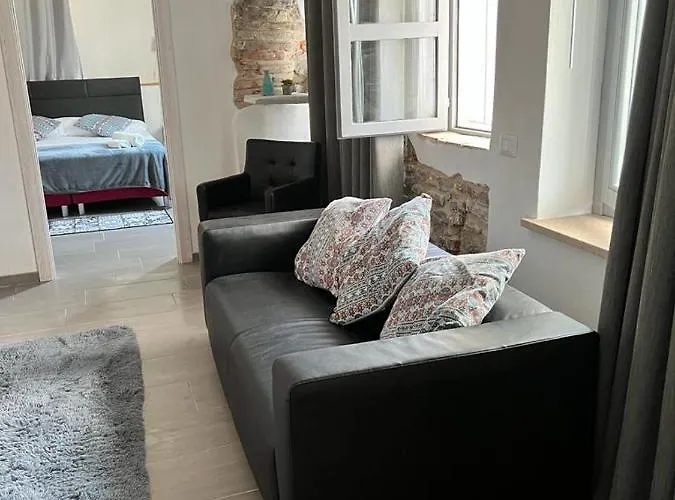 Casa In Bocca Al Lupo Ruime Design-appartementen Met Zwembad En Alpenzicht In De Langhe Clavesana