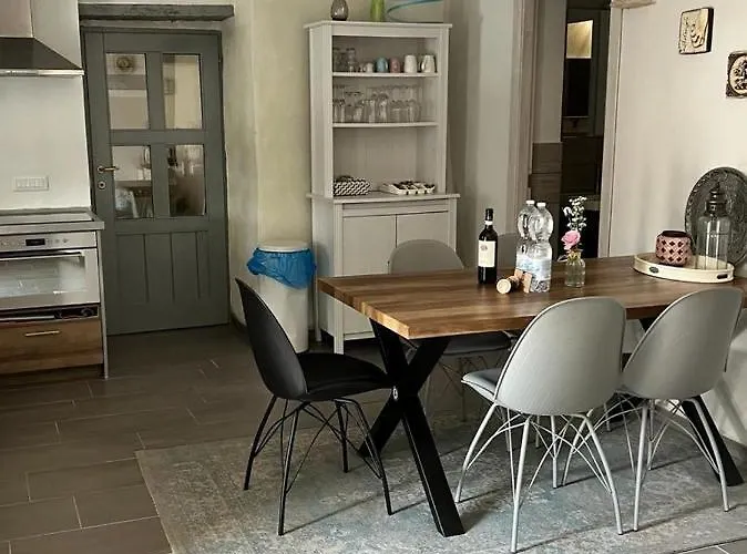 شقة Casa In Bocca Al Lupo Ruime Design-appartementen Met Zwembad En Alpenzicht In De Langhe Clavesana
